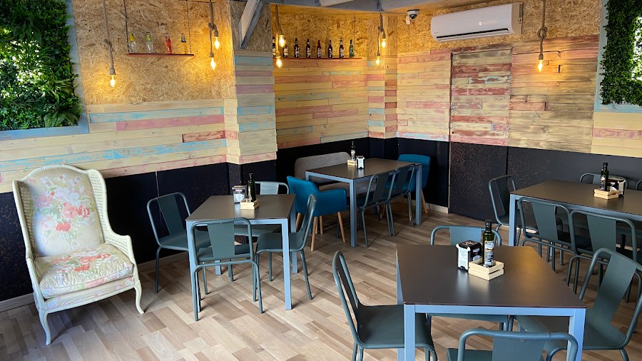 La Cantina Gastro Bar