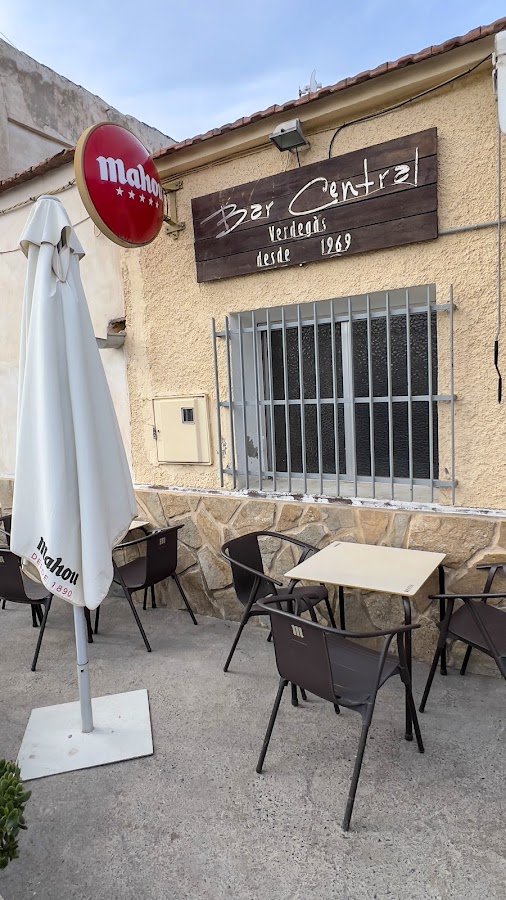 NOU BAR CENTRAL VERDEGAS