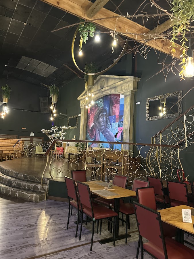 Ombü Gastrobar & Club