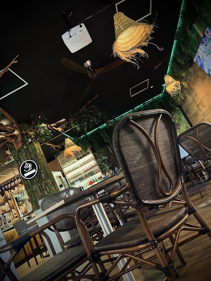 Zenial Café Lounge